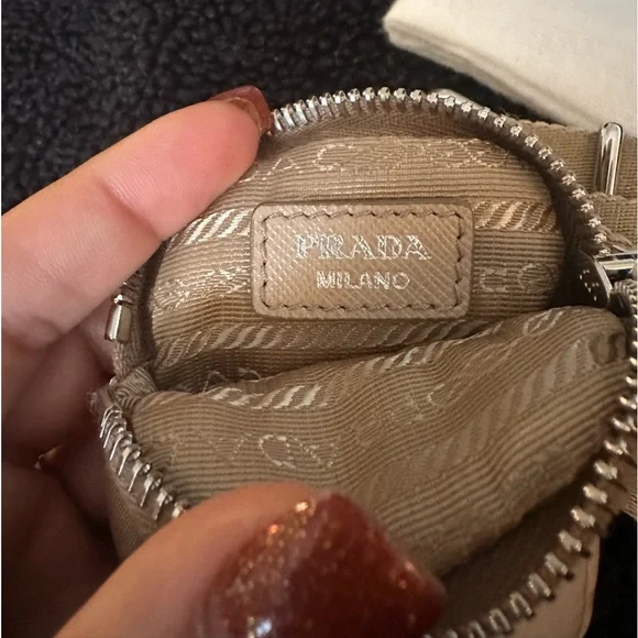 Prada Re-edition shoulder bag - Picture 9 of 17